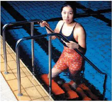 簡易型プール階段（ウォーターステップ）(4段式)